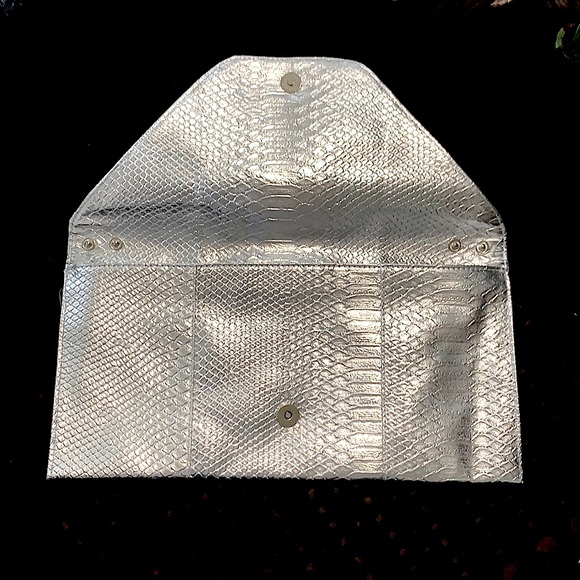 XLG Slim~Glamours Shiny Silver Reptile Textured Envelope Fashion Handbag Purse - Picture 5 of 16